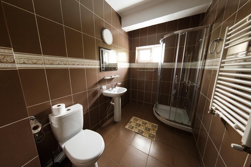 Hotel Sara'S Sons Băile Herculane Zewnętrze zdjęcie