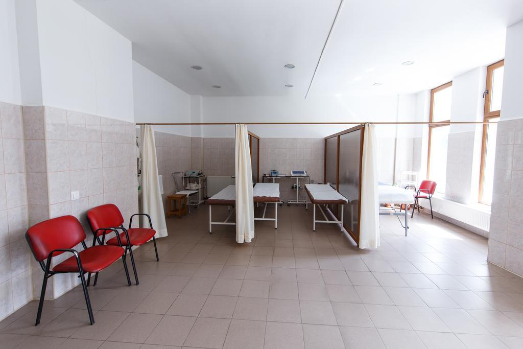 Hotel Sara'S Sons Băile Herculane Zewnętrze zdjęcie