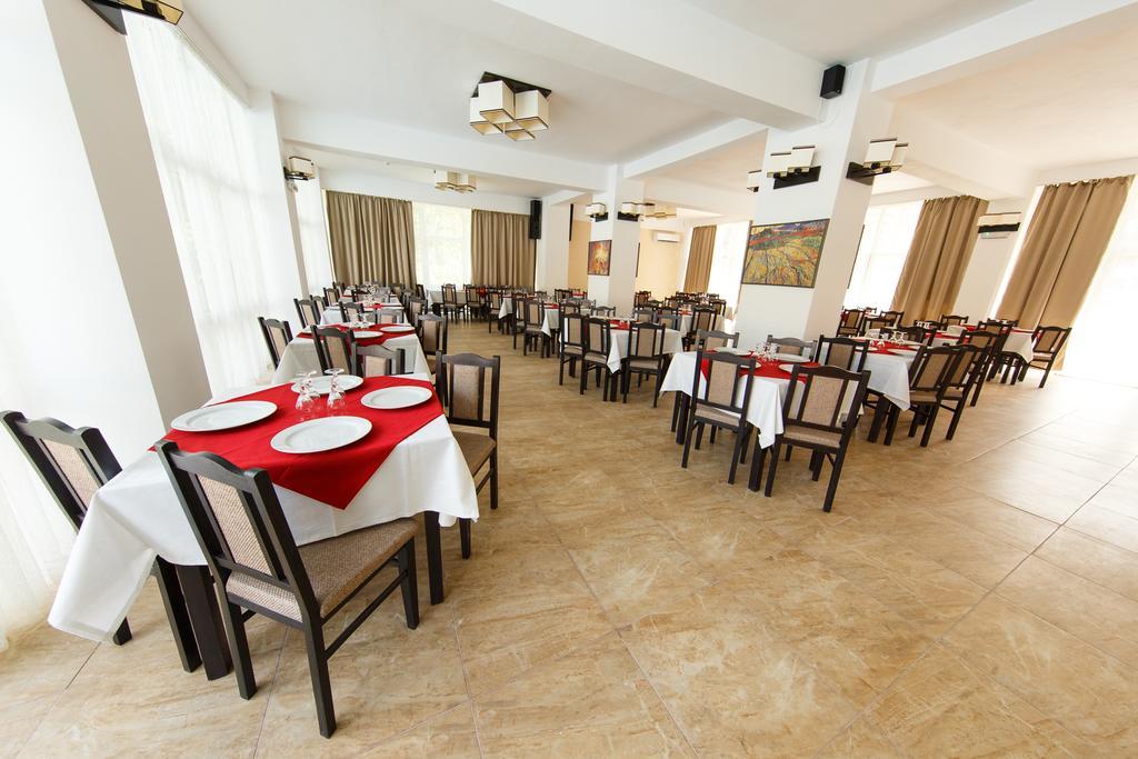 Hotel Sara'S Sons Băile Herculane Zewnętrze zdjęcie
