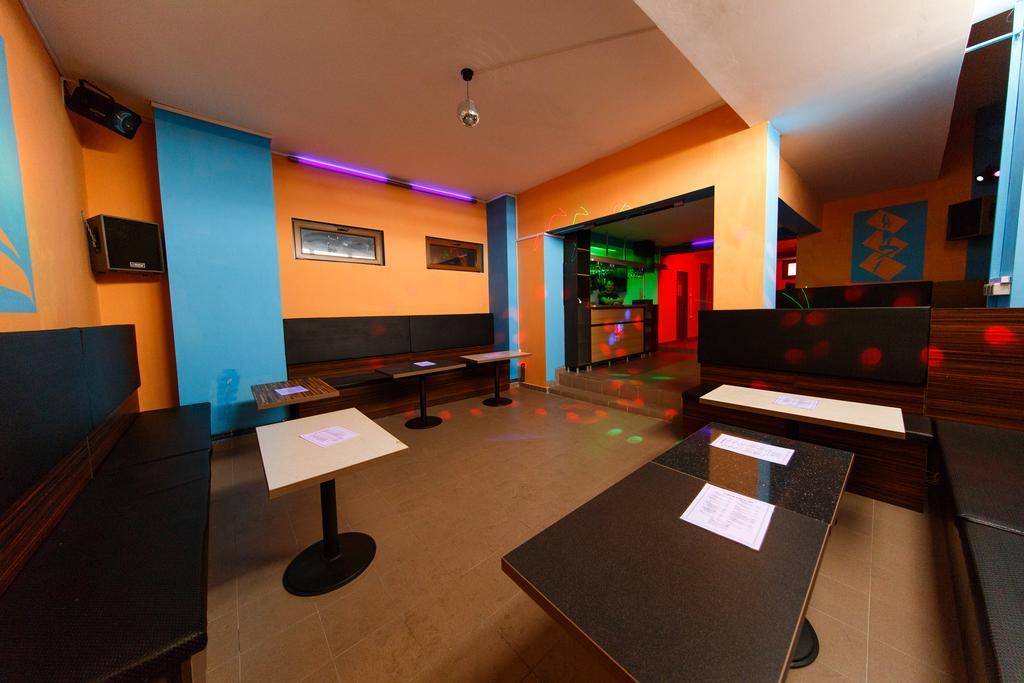 Hotel Sara'S Sons Băile Herculane Zewnętrze zdjęcie